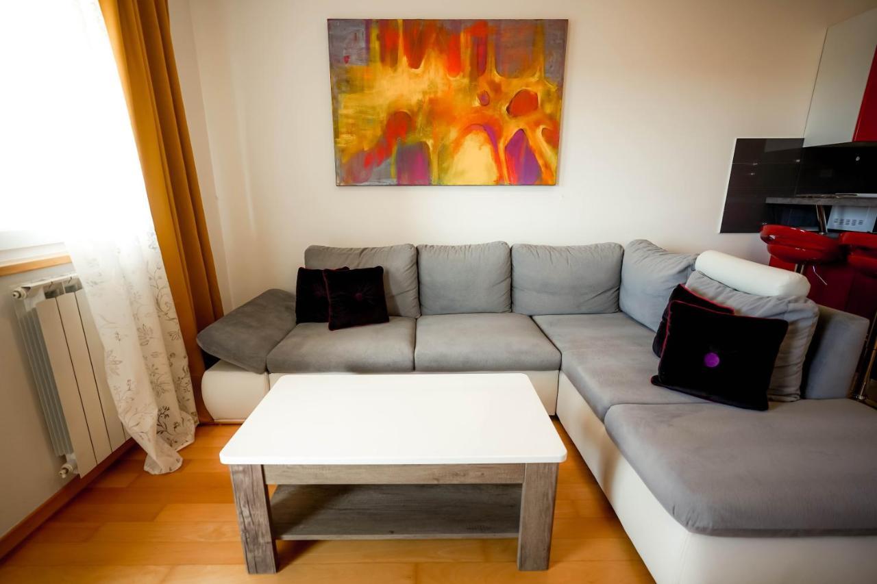 Apartment Rondo Pula Lovely And Sunny Exterior photo