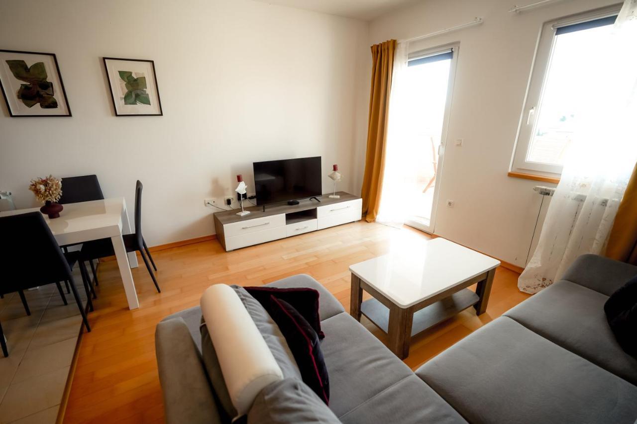 Apartment Rondo Pula Lovely And Sunny Exterior photo